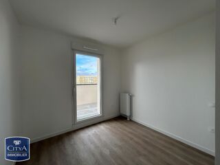  Appartement à louer 4 pièces 92 m²