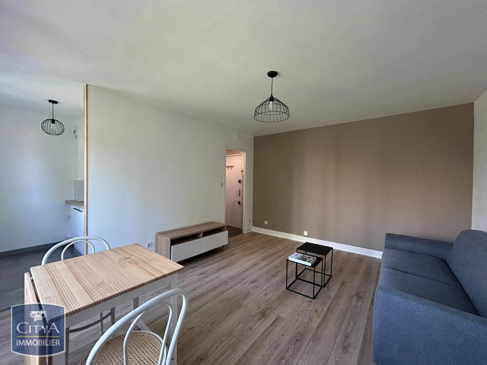 À LOUER - Studio meublé avec parking et cave à CHARTRES ....
