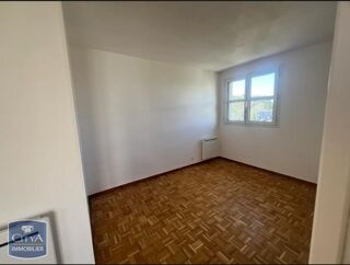  Appartement à louer 4 pièces 100 m²