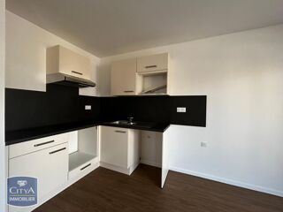  Appartement à louer 3 pièces 77 m²