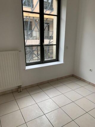  Appartement à louer 3 pièces 70 m²
