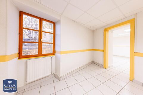 &Agrave; LOUER : D&eacute;couvrez ce local professionnel id&eacute;alement... 200 63200 Riom