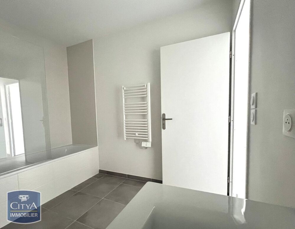 location Appartement - 2 pièce(s) - 46 m² Marseille 9