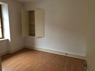  Appartement à louer 3 pièces 75 m²
