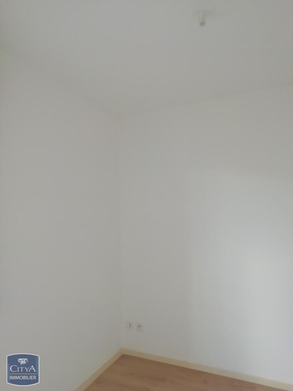 À LOUER : BRIANCON Appartement T2 à Briançon, situé au t....