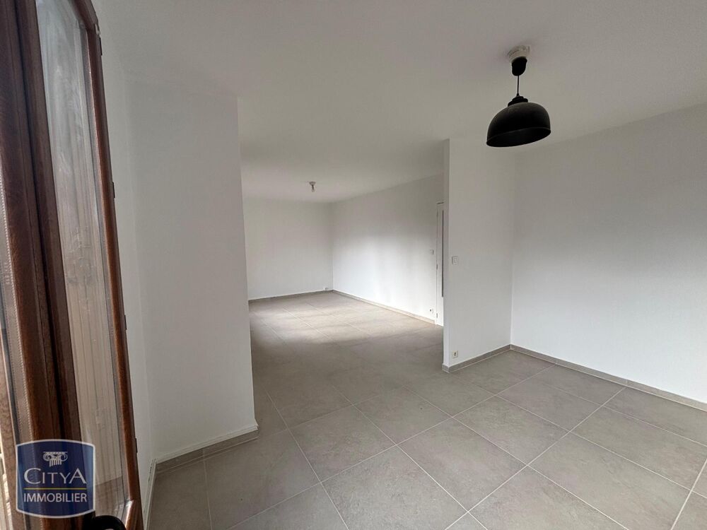 À LOUER : Découvrez cet appartement T4 spacieux et lumin....