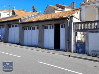  Parking / Garage à louer 20 m²