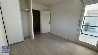  Appartement à louer 3 pièces 77 m²