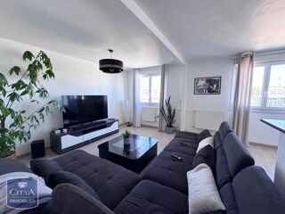  Appartement à louer 3 pièces 75 m²