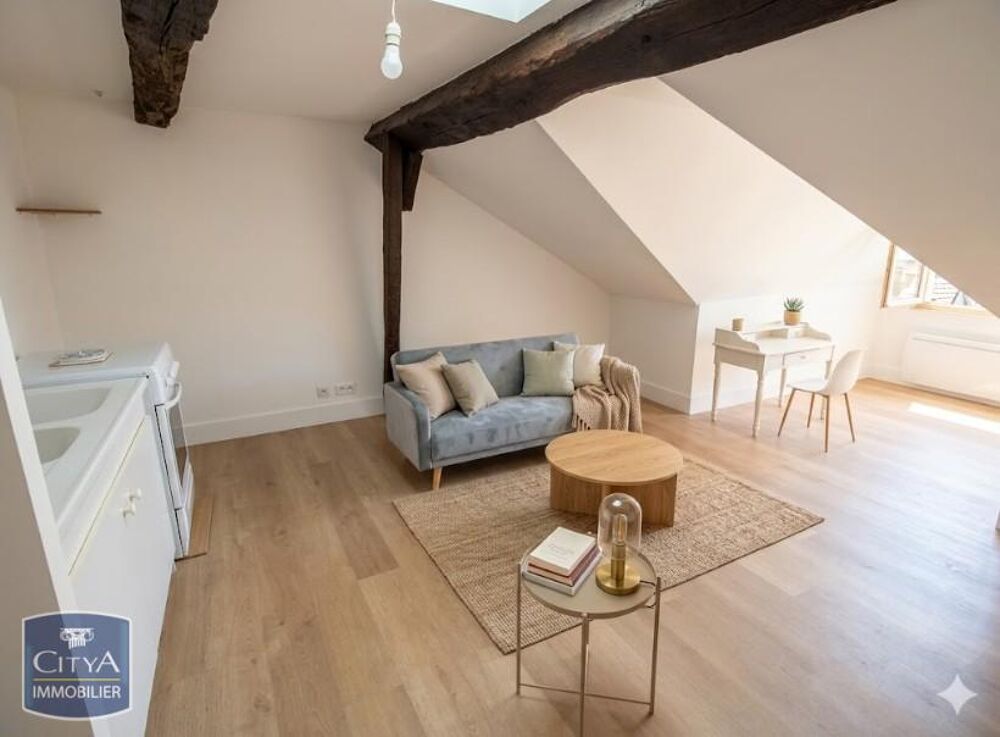 À LOUER : Appartement T1 situé à Chinon, dans le départe....