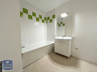  Appartement à louer 3 pièces 65 m²
