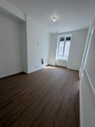  Appartement à louer 4 pièces 95 m²