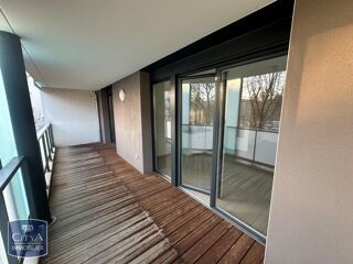  Appartement à louer 3 pièces 76 m²
