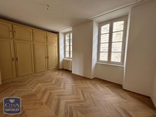  Appartement à louer 3 pièces 92 m²