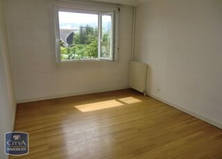  Appartement à louer 3 pièces 77 m²