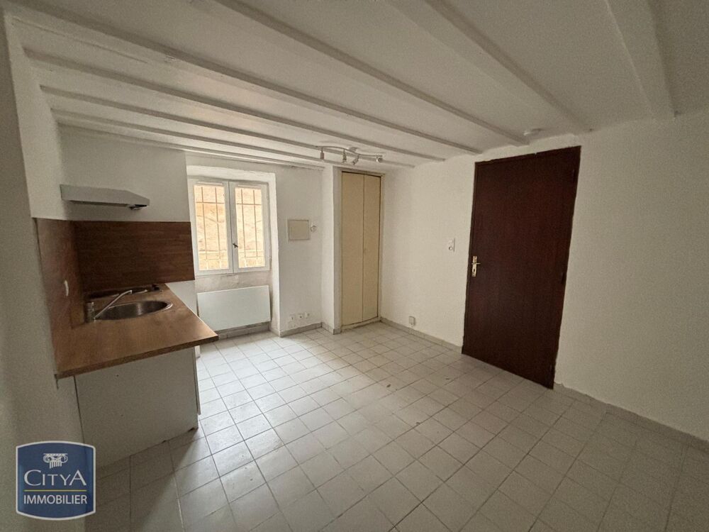 À LOUER : Appartement T1 situé à Carpentras. Ce bien imm....