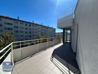  Appartement à louer 4 pièces 98 m²