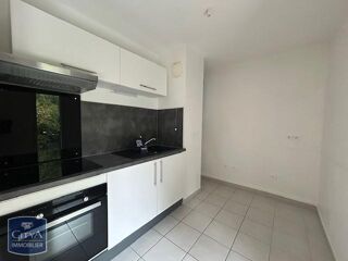  Appartement à louer 4 pièces 83 m²