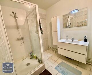  Appartement à louer 3 pièces 75 m²
