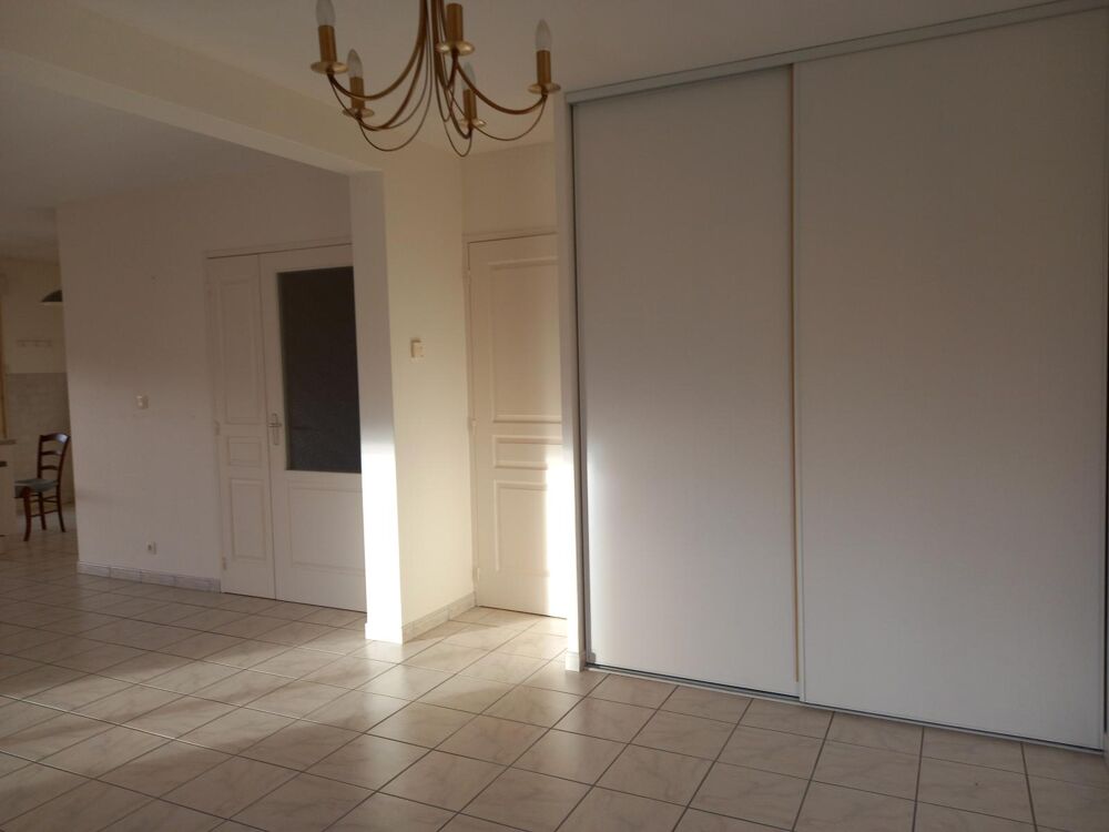 location Appartement - 3 pice(s) - 82 m Saint-Marcellin-en-Forez (42680)