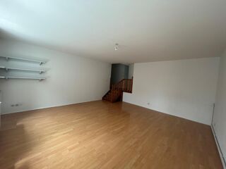  Appartement à louer 3 pièces 91 m²