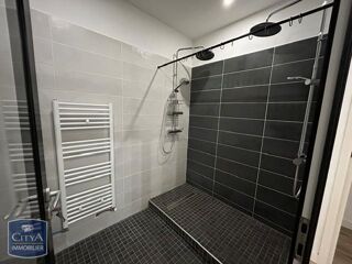  Appartement à louer 2 pièces 75 m²