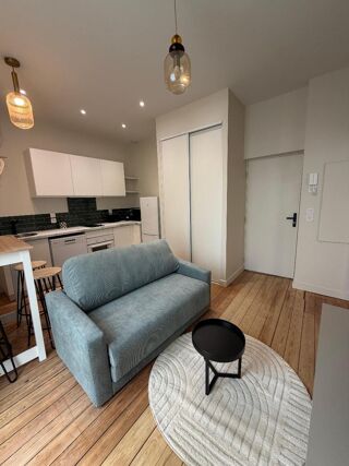  Appartement à louer 2 pièces 33 m²