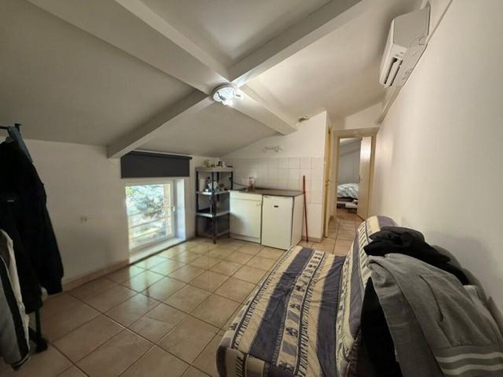 Nous vous proposons à la location un appartement T1 . Si....