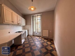  Appartement à louer 3 pièces 81 m²