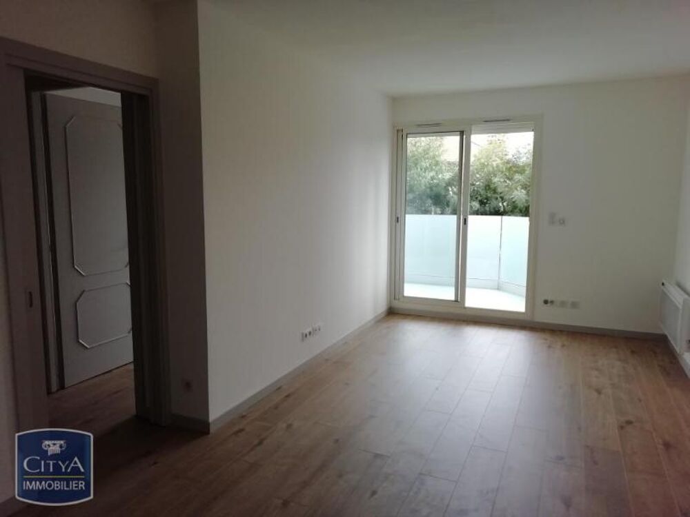 À LOUER : Découvrez cet appartement rénové T2 situé à Ro....