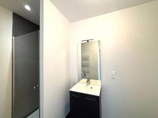  Appartement à louer 3 pièces 57 m²