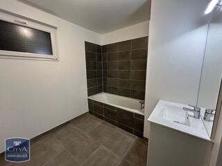  Appartement à louer 3 pièces 65 m²