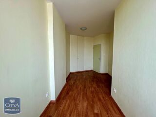  Appartement à louer 4 pièces 74 m²