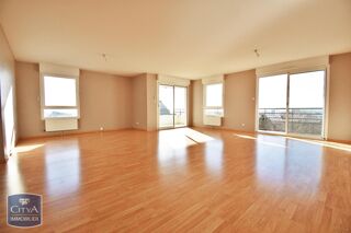  Appartement à louer 5 pièces 130 m²