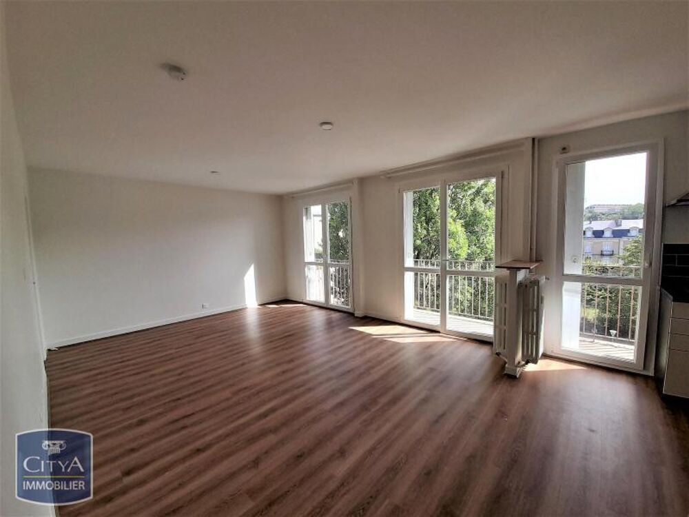 APPARTEMENT 3 PIÈCES AVEC BALCON ET PARKING - TOUTES CHA....