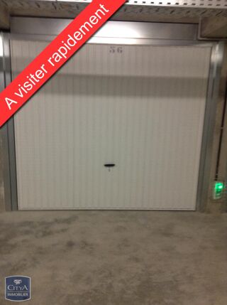  Parking / Garage à louer 