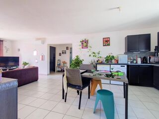  Appartement à louer 3 pièces 69 m²