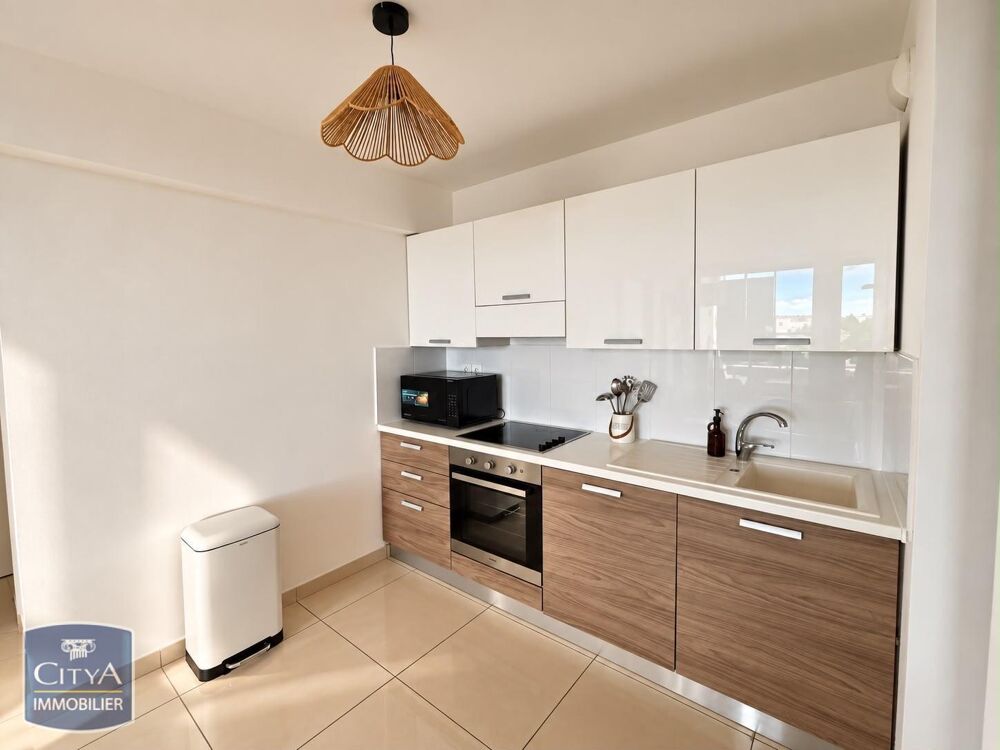 location Appartement - 2 pièce(s) - 57 m² Sainte-Clotilde (97490)