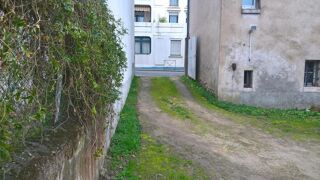 location Parking / Garage Tours (37000)