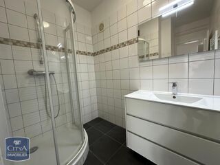  Appartement à louer 3 pièces 98 m²
