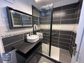  Appartement à louer 3 pièces 78 m²