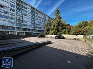  Parking / Garage � louer 