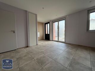  Appartement à louer 4 pièces 101 m²
