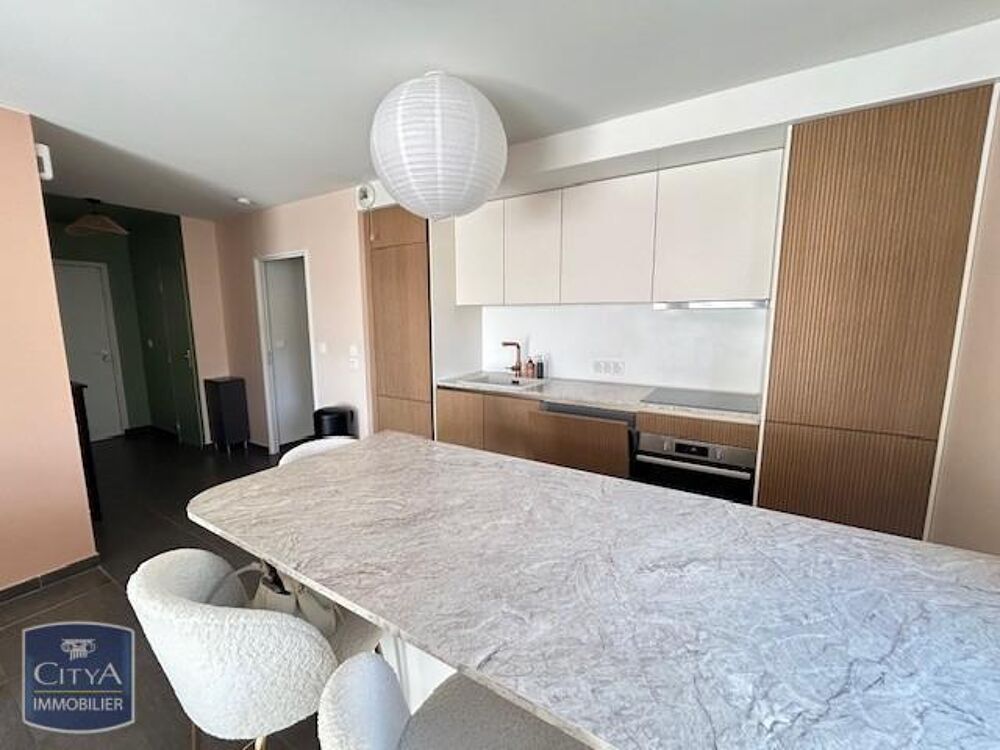 location Appartement - 3 pièce(s) - 66 m² Lyon 8