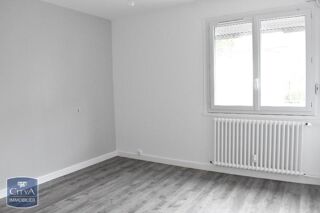 Appartement à louer 4 pièces 84 m²