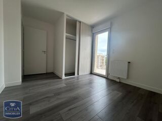  Appartement à louer 4 pièces 85 m²