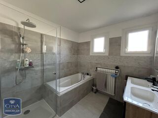 Maison à louer 6 pièces 163 m²