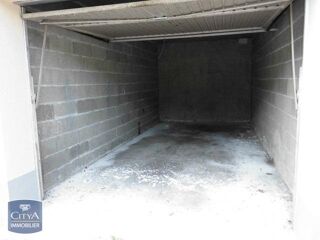  Parking / Garage à louer 
