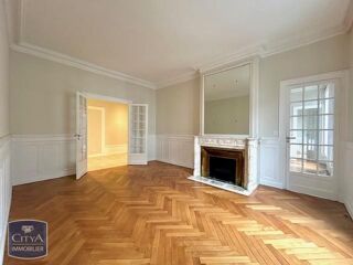  Appartement à louer 6 pièces 140 m²
