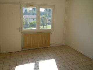  Appartement à louer 4 pièces 75 m²
